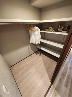 【収納】 | ヴェール牛田 | 1.8帖納戸　可動棚付き　※同タイプのモデルルーム写真となります。現況優先。