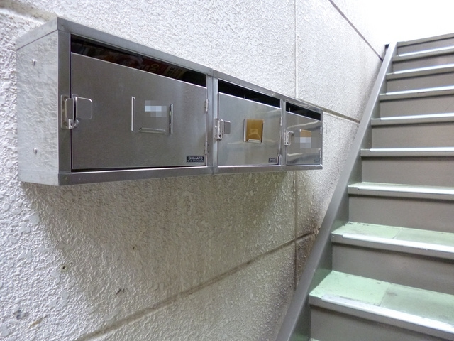 横山コーポのその他共用部分|集合ポストは２Ｆと１Ｆは別々にあります！