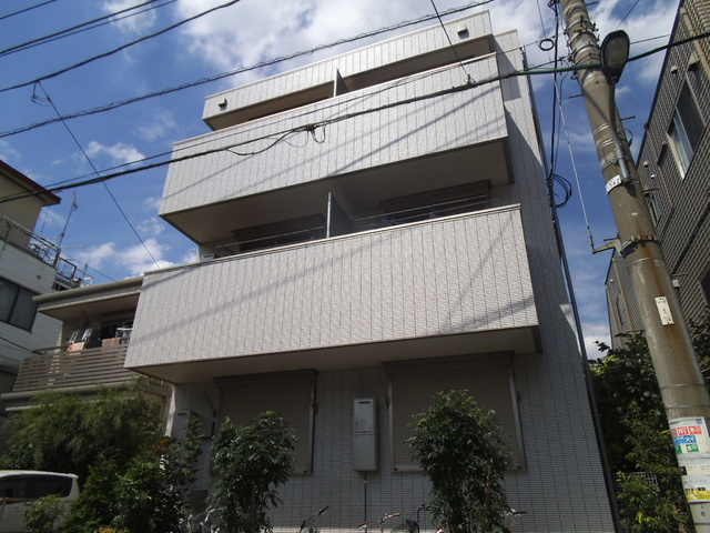 ハックベリーグレイスのエントランス|３沿線使えて便利な場所に立地しております♪