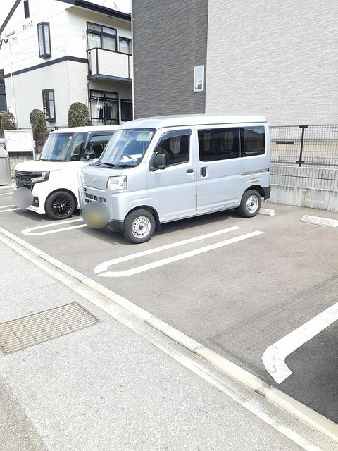 クレール本郷の駐車場|駐車場