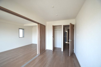 【洋室】 | ソレイユ御蔵町