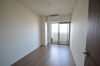 【洋室】 | ソレイユ御蔵町