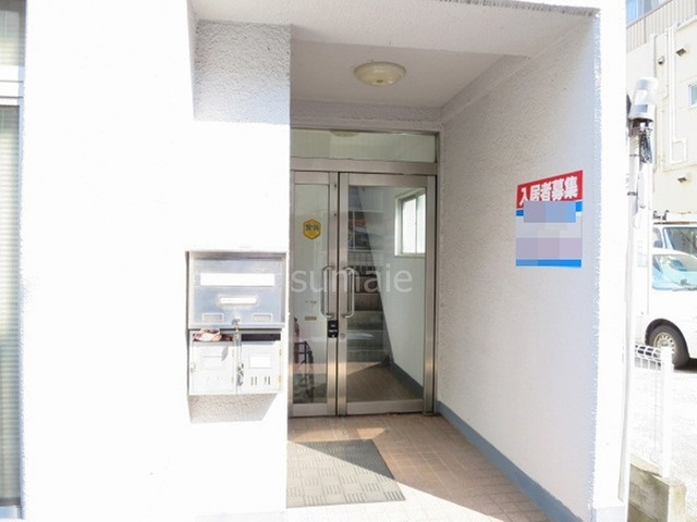 北区赤羽１丁目の賃貸マンションのエントランス|こちらが入口です☆