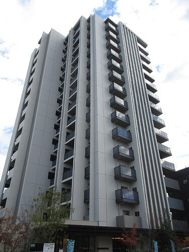 サーパス宇都宮県庁前通りの外観|建物外観　別角度