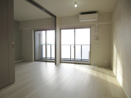 サーパス宇都宮県庁前通りの居間・リビング|リビングダイニング