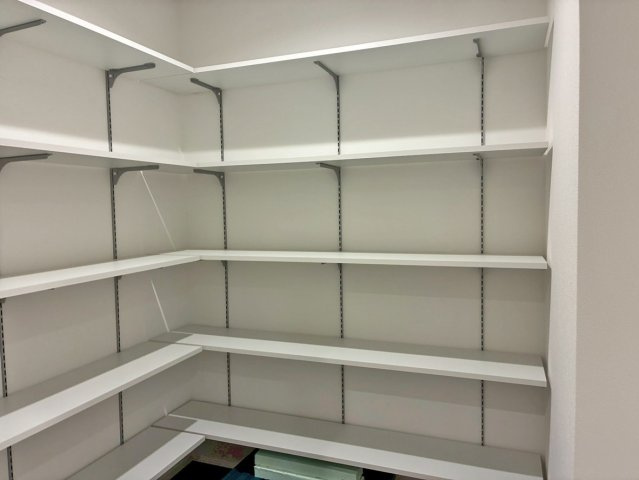 【収納】 | 御殿場市大坂1期 新築建売分譲住宅 土地＋建物 TW06074 | 御殿場市大坂1号棟　シューズクローゼット ※令和8年2月26日撮影写真