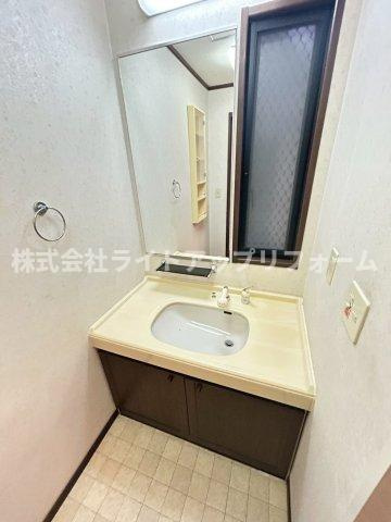 浜山通貸家の洗面所