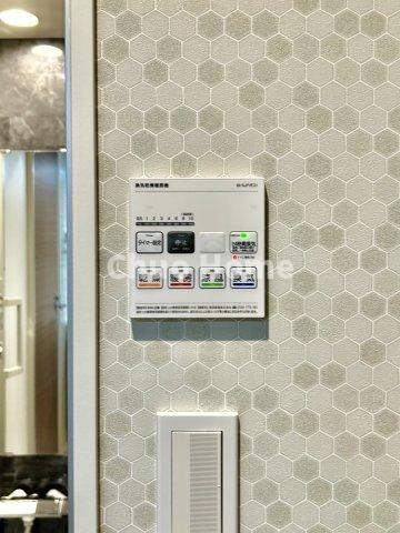 ライジングプレイス浅草弐番館の冷暖房・空調設備|【浴室乾燥機】暖房・冷風・換気・乾燥が可能です。毎日を快適に過ごせるうれしい機能が揃っています。雨の日の洗濯物も安心です。