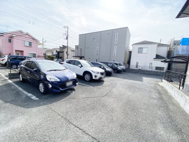 ヴァンクレスト　Cの駐車場|敷地内駐車場！（要空確認）