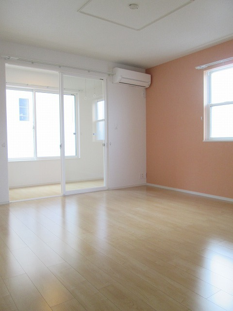 パイン・ラグーンの居間・リビング|居室・リビング