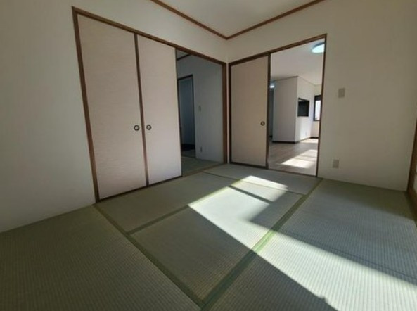 【中古】川越市かすみ野軽量鉄骨中古住宅の和室|1Ｆの和室です☆
