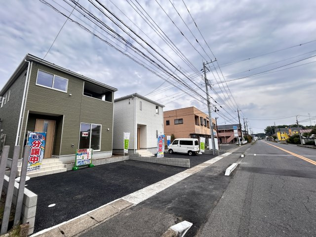 【Cradle garden】壬生町安塚 第5 全3棟の前面道路含む現地写真|〇分譲地〇
東武宇都宮線「安塚」駅徒歩9分、安塚小、安塚中学校徒歩12分♪
自然豊かな住宅街♪ぜひ現地にてご確認ください！
※2026年5月撮影