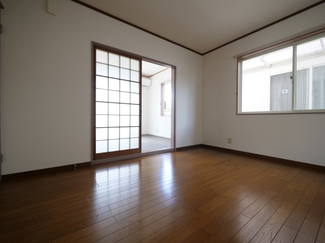 メゾネット花尻の居間・リビング