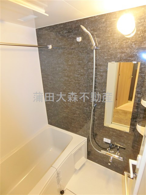 ARCOBALENO UMEYASHIKI アルコバレーノ梅屋敷の浴室|追焚と浴室乾燥機付きのバスルーム　お風呂