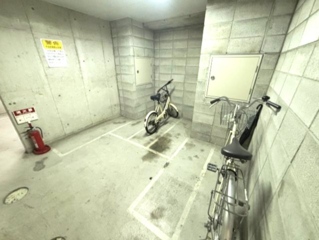 ブロスコート六甲Ⅱの駐車場