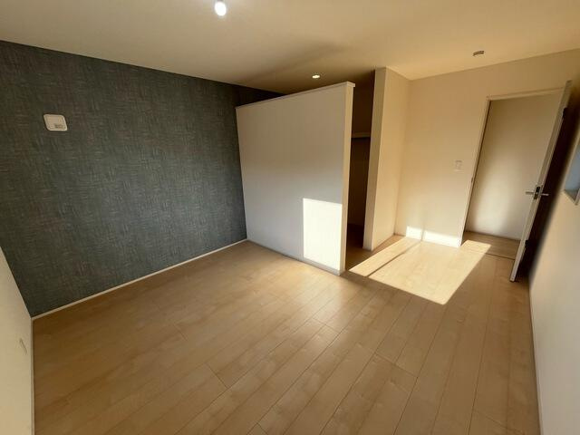 リーブルガーデン第２下野緑　新築一戸建ての洋室