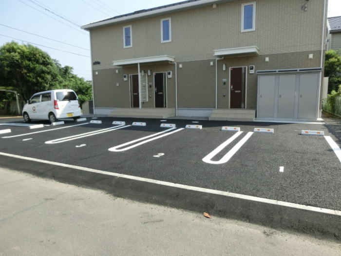 ファースト ステージの駐車場|駐車場は敷地内2台付き無料です。