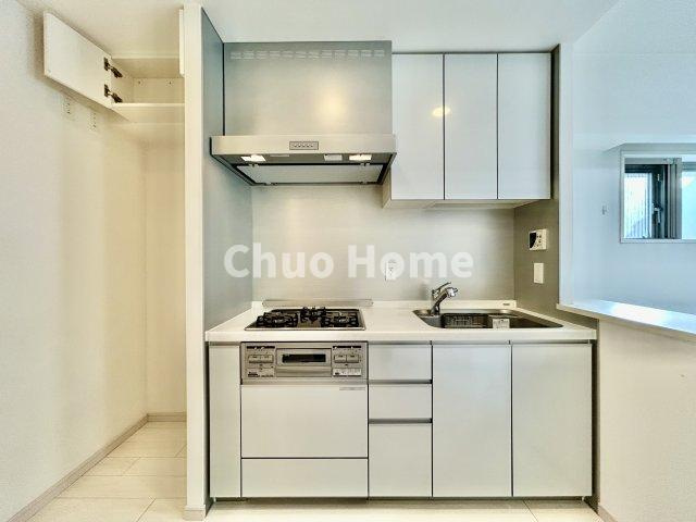 BELISTA押上駅前のキッチン|ワイドで収納豊富なシステムキッチン