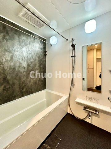 BELISTA押上駅前の浴室|【バスルーム】暖房換気乾燥機付きシステムバスルーム。暖房・冷風・換気・乾燥など、毎日を快適に過ごせるうれしい機能が揃っています。雨の日の洗濯物も安心です。