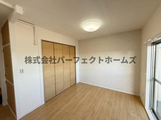 香里ヶ丘日東マンションD棟の居間・リビング|こちらの居間で趣味の時間をお楽しみください