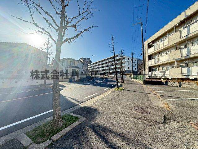 香里ヶ丘日東マンションD棟の駐車場|駐車場です