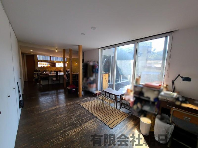 【洋室】 | 玉湯町玉造中古戸建 | 日当たりの良い洋室です。