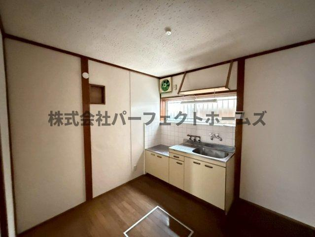 長尾家具町2丁目戸建　賃貸の居間・リビング|ゆったりとしたリビングです