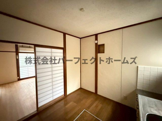 長尾家具町2丁目戸建　賃貸の居間・リビング|おしゃれな居間です