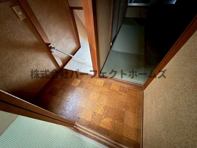 長尾家具町2丁目戸建　賃貸の内装|明るい色調の室内です