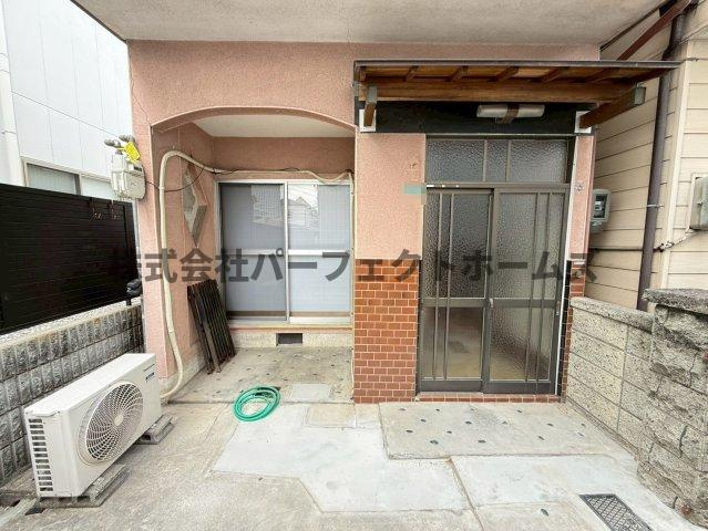 長尾家具町2丁目戸建　賃貸のエントランス|清潔なエントランスです