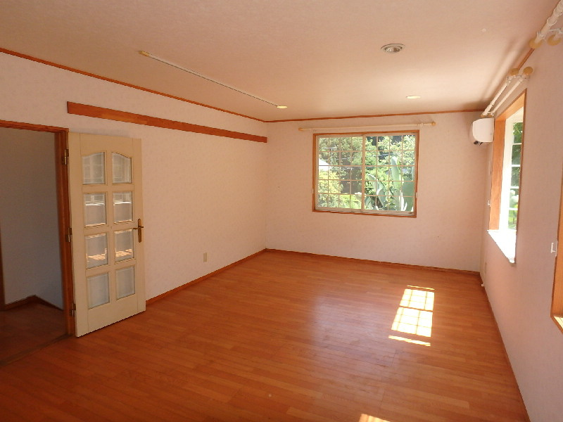 S1519R　碁石が浜貸家の洋室