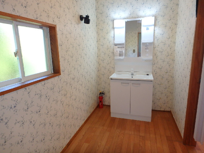 S1519R　碁石が浜貸家の独立洗面台