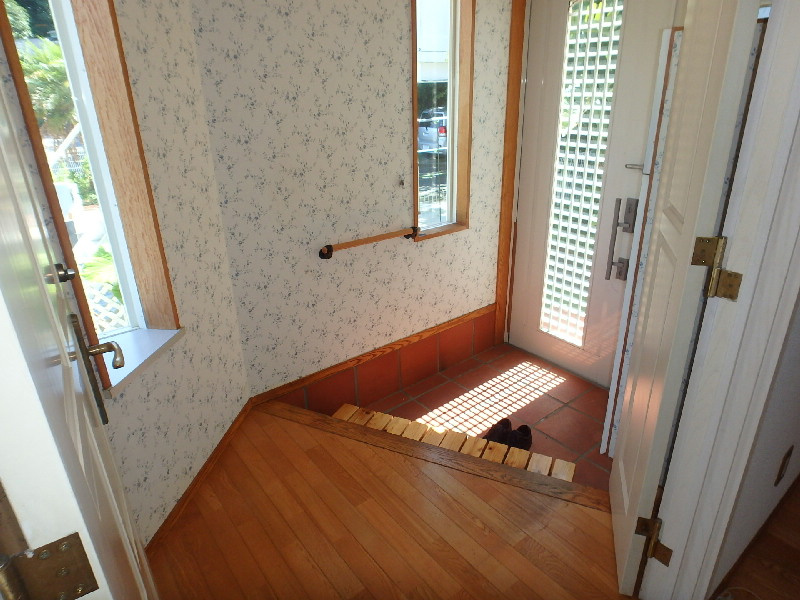 S1519R　碁石が浜貸家の玄関