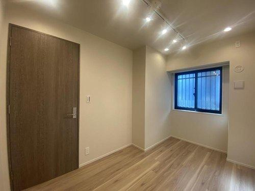 ◆クレヴィア新宿中落合EASTの洋室|室内はいつも明るい印象なので気持ちのいい朝を迎えられます。毎日の生活も明るくなりそう！