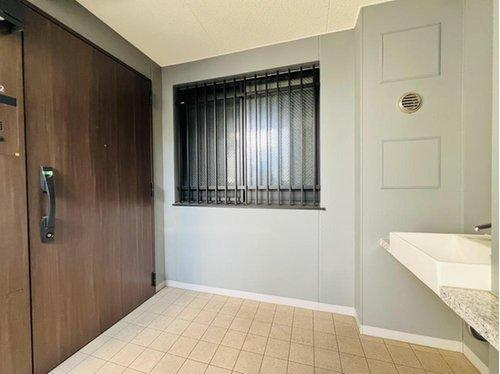 ◆クレヴィア新宿中落合EASTの玄関|手洗い、泥落としも楽々♪便利なアクアポーチ付き！