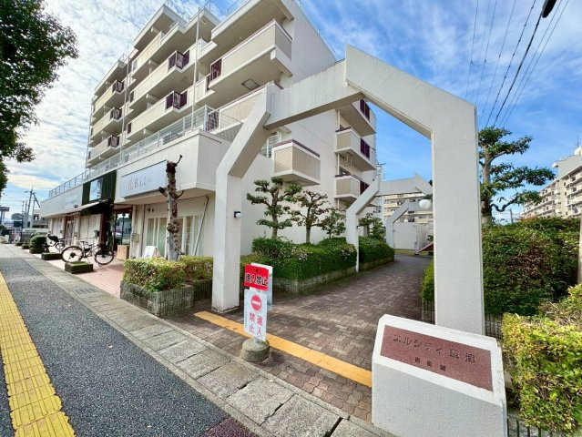 エルシティ草津壱番館のエントランス|市街地が近く、生活に便利な立地です。