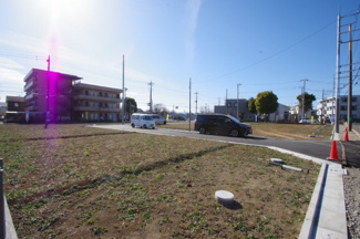 【前面道路含む現地写真】 | 【仲介手数料無料！！】府中市日新町3丁目　新築戸建て（全16棟）H号棟　5390万円 | 令和８年1月３１日撮影