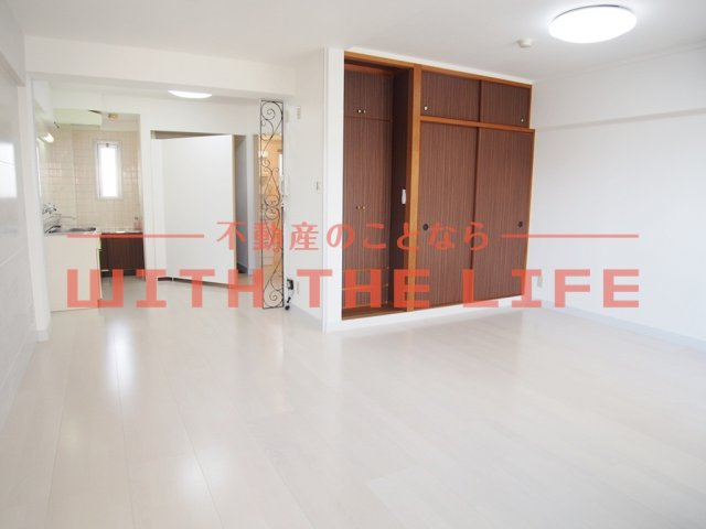 パラッツォ櫛原【キャッシュバック対象物件】の居間・リビング|使いやすい居間です