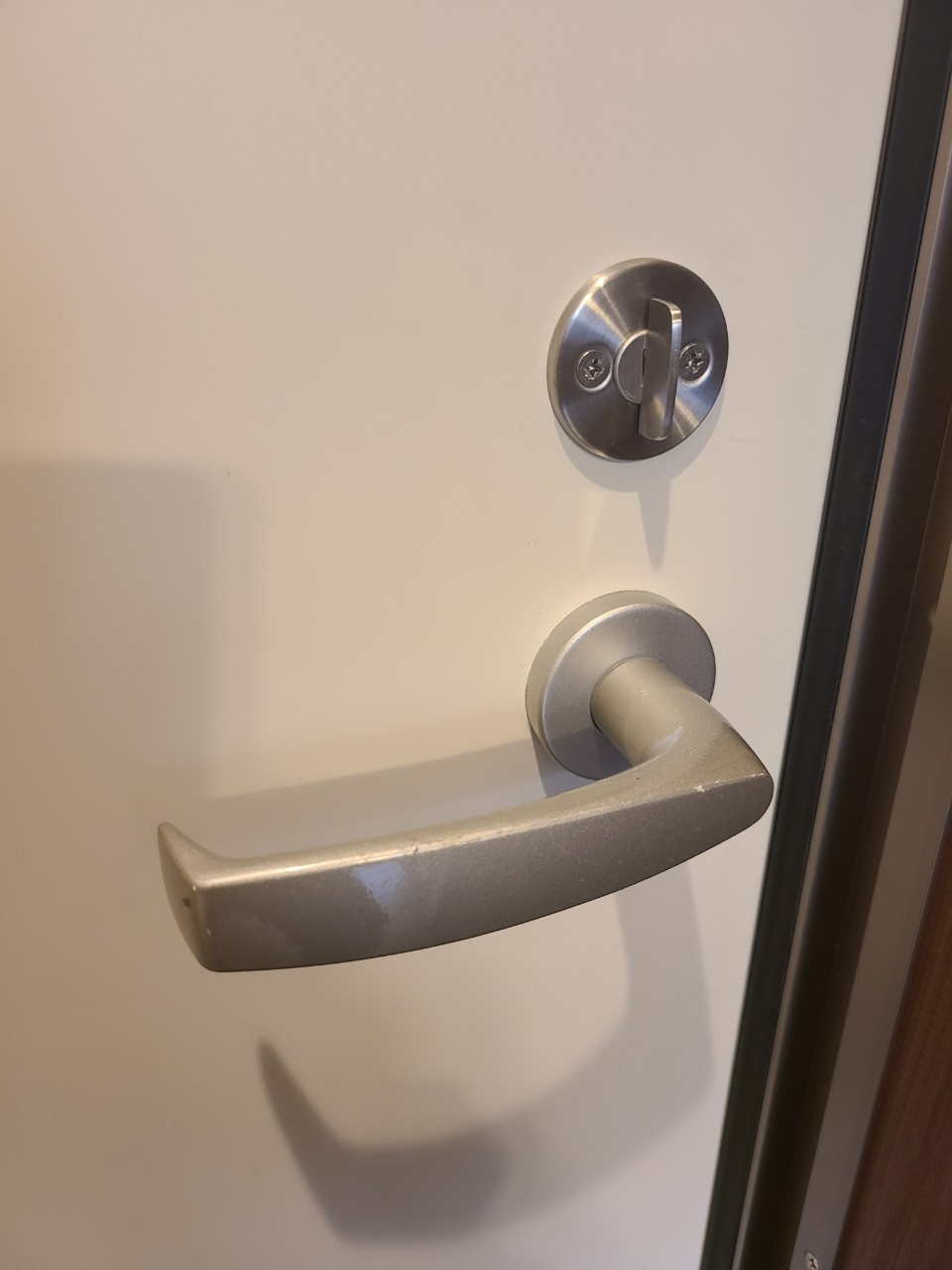 アーバンプレイス護国寺 B棟の玄関