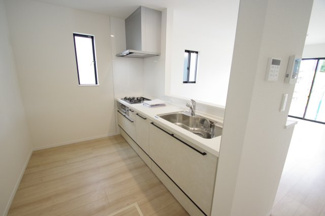 【キッチン】 | 【仲介手数料無料！！】府中市日新町3丁目　新築戸建て（全16棟）J号棟　5690万円