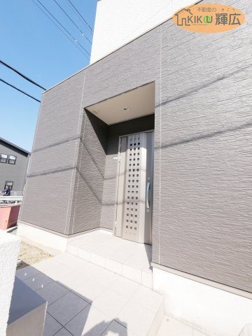 高砂市阿弥陀町生石　中古戸建の玄関