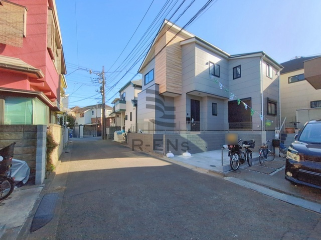 【前面道路含む現地写真】 | 西東京市中町５丁目　新築戸建て | 高く青い空を感じて暮らす街並みの一角、静かな暮らしを送れます