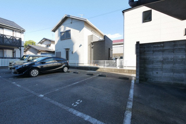 アスエランスの駐車場|ロフトなし・写真は別号数タイプ