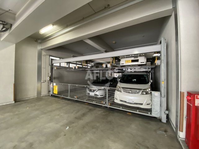 アーデンタワー靭公園の駐車場|アーデンタワー靭公園　敷地内機械式駐車場
