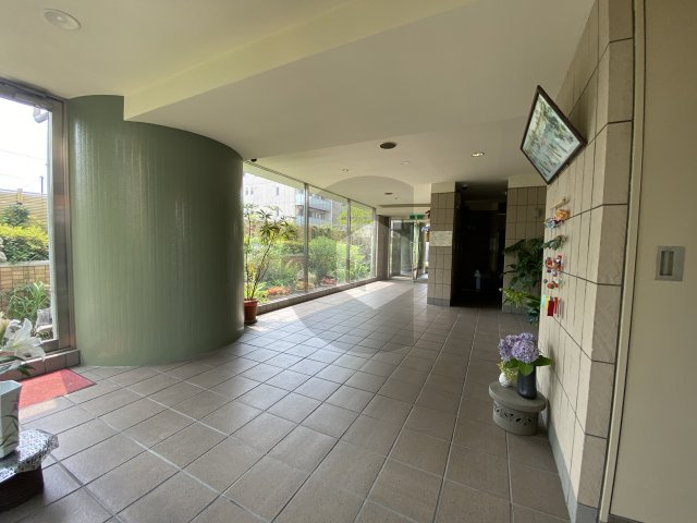 パレグリシーヌのロビー