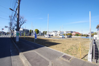 【前面道路含む現地写真】 | 【仲介手数料無料！！】府中市日新町3丁目　新築戸建て（全16棟）K号棟　5590万円 | 令和８年1月３１日撮影