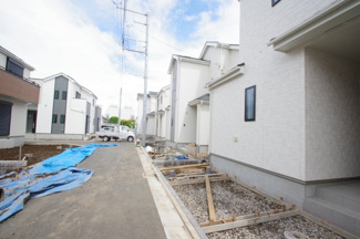 【前面道路含む現地写真】 | 【仲介手数料無料！！】府中市日新町3丁目　新築戸建て（全16棟）K号棟　5590万円