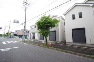 【前面道路含む現地写真】
