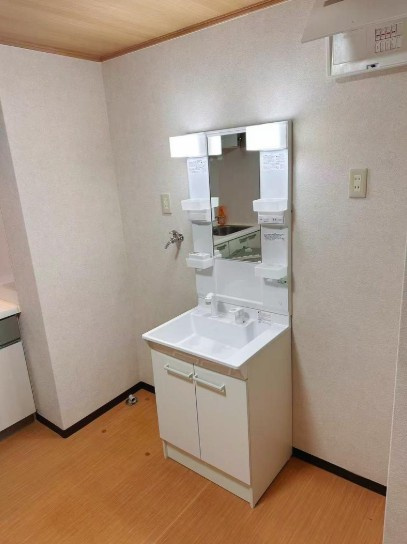 天下茶屋　中古戸建の独立洗面台