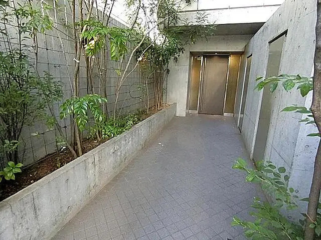 蔵前ローズガーデンのエントランス